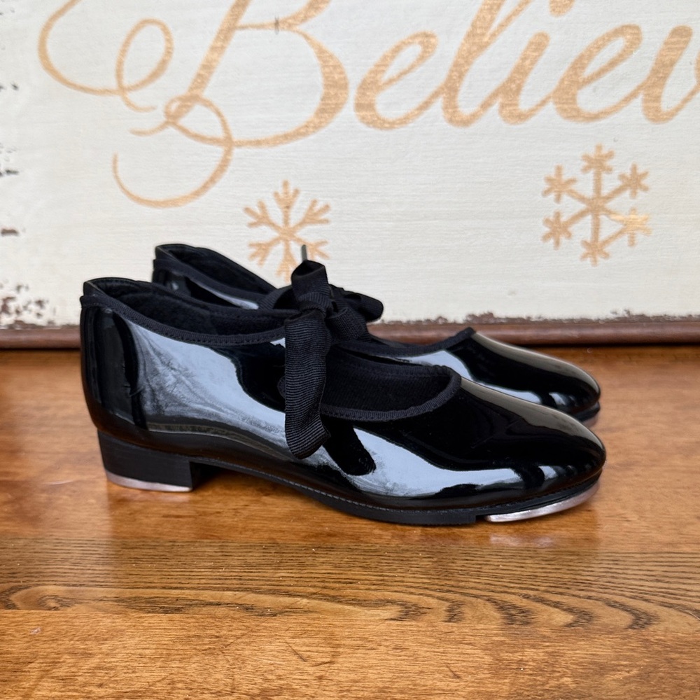 Capezio Black Patent Leather Tap Shoes with Bow size 2